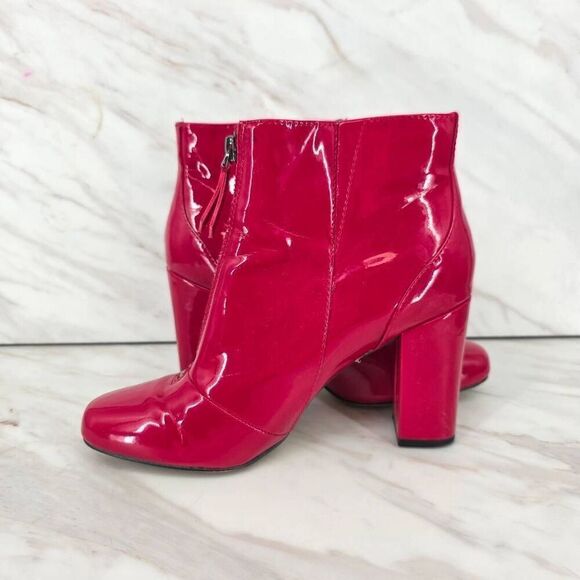Tahari Women's Patent Leather Zip front booties Red Size 6.5 - Picture 3 of 5